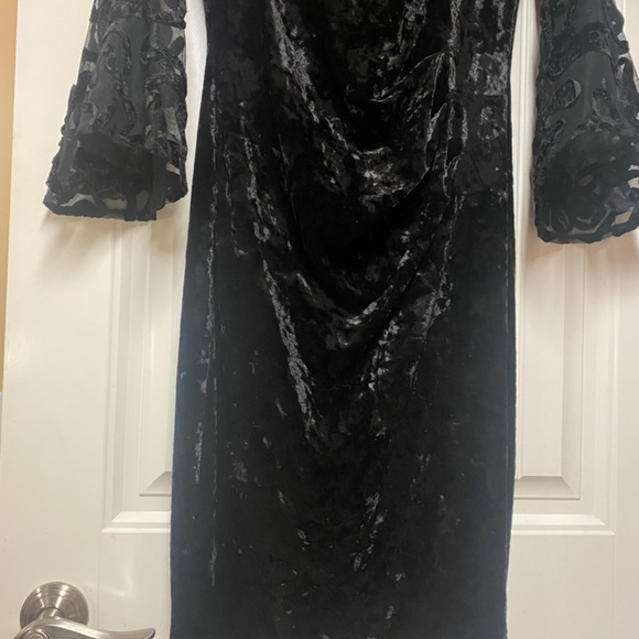 Lauras Black Velvet, Off the shoulders cocktail dress - Picture 6 of 7